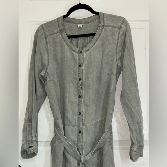 Old Navy Gray Buttoned Long Sleeve Jumpsuit size L - Picture 5 of 9